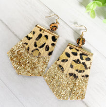 Load image into Gallery viewer, Feel the roar earrings
